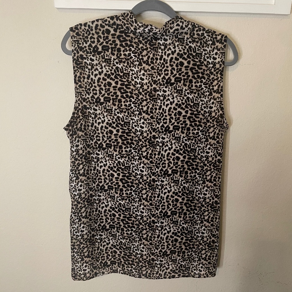 Vince Camuto Size L Blouse